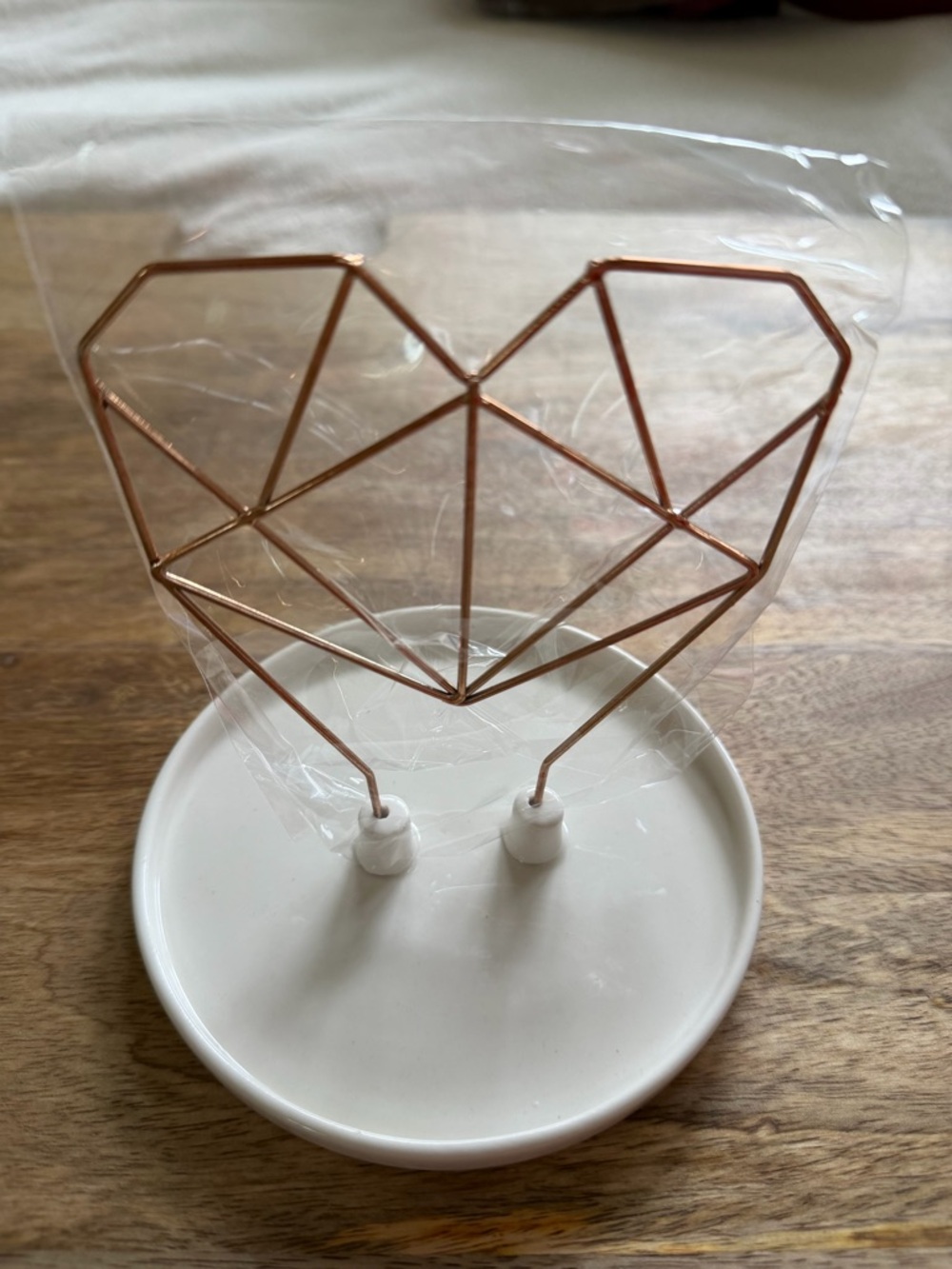 IMM COXET WIRE HEART CERAMIC
JEWELRY HOLDER